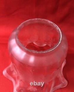 Tulipe de lampe à pétrole cristal verre gravé à l'acide Baccarat St Louis Globe