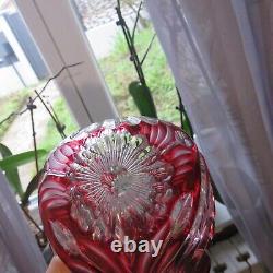 Vase boule en cristal taillé rouge saint louis baccarat lorraine a définir