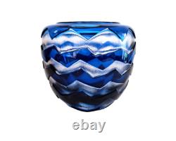 Vase contemporain en cristal overlay bleu acide signé Saint-Louis St océane