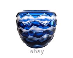 Vase contemporain en cristal overlay bleu acide signé Saint-Louis St océane