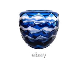 Vase contemporain en cristal overlay bleu acide signé Saint-Louis St océane