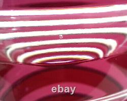 Vase cristal overlay rouge rose framboise taillé signé signature Saint-Louis St