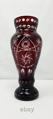 Vase en Cristal Doublé Taillé Couleur Rouge Rubis BOHÊME SAINT-LOUIS BACCARAT