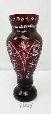Vase en Cristal Doublé Taillé Couleur Rouge Rubis BOHÊME SAINT-LOUIS BACCARAT