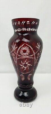 Vase en Cristal Doublé Taillé Couleur Rouge Rubis BOHÊME SAINT-LOUIS BACCARAT