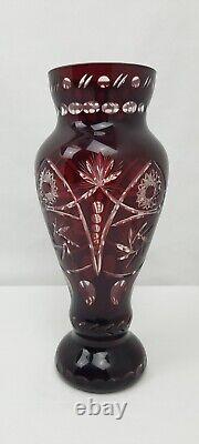 Vase en Cristal Doublé Taillé Couleur Rouge Rubis BOHÊME SAINT-LOUIS BACCARAT