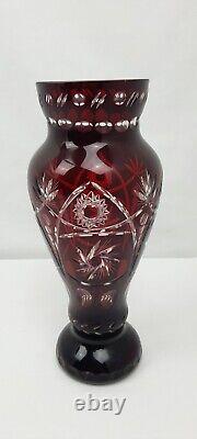 Vase en Cristal Doublé Taillé Couleur Rouge Rubis BOHÊME SAINT-LOUIS BACCARAT