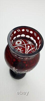 Vase en Cristal Doublé Taillé Couleur Rouge Rubis BOHÊME SAINT-LOUIS BACCARAT
