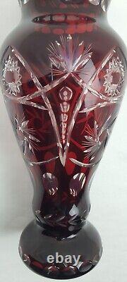 Vase en Cristal Doublé Taillé Couleur Rouge Rubis BOHÊME SAINT-LOUIS BACCARAT