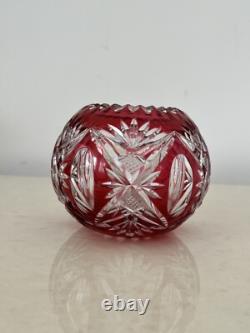 Vase rouge boule en cristal de Saint Louis modèle1
