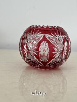 Vase rouge boule en cristal de Saint Louis modèle1