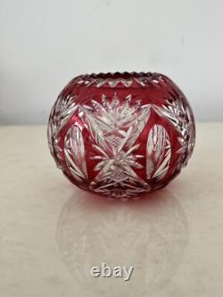 Vase rouge boule en cristal de Saint Louis modèle1