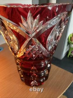 Vase rouge en cristal de Saint Louis h 25 Cm