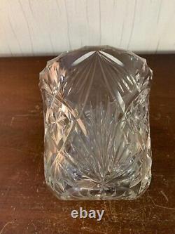 Vase taillé en cristal de Saint Louis h 15 cm