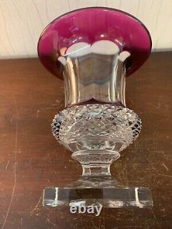 Vase violet modèle Versailles en cristal de Saint Louis