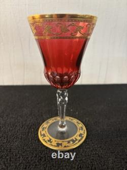 Verre à vin blanc modèle Callot rouge et or en cristal de Saint Louis