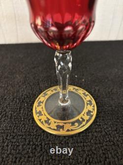 Verre à vin blanc modèle Callot rouge et or en cristal de Saint Louis