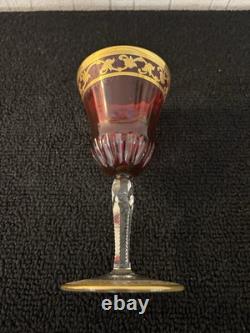 Verre à vin blanc modèle Callot rouge et or en cristal de Saint Louis
