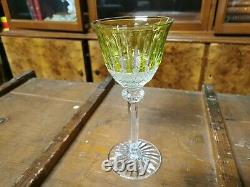 Verre à vin du Rhin cristal de Saint Louis modèle Tommy 20cm vert anis