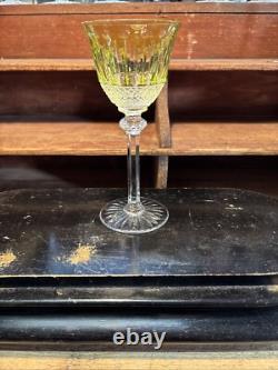 Verre à vin du Rhin cristal vert clair signé SAINT LOUIS modèle TOMMY 19,8 cm
