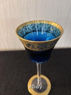 Verre à vin modèle Thistle bleu en cristal de Saint Louis mod1