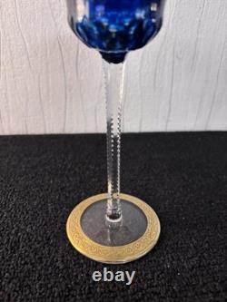 Verre à vin modèle Thistle bleu en cristal de Saint Louis mod1