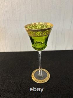 Verre à vin modèle Thistle vert mousse en cristal de Saint Louis