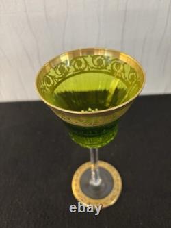 Verre à vin modèle Thistle vert mousse en cristal de Saint Louis