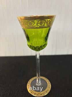 Verre à vin modèle Thistle vert mousse en cristal de Saint Louis