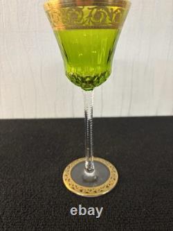 Verre à vin modèle Thistle vert mousse en cristal de Saint Louis
