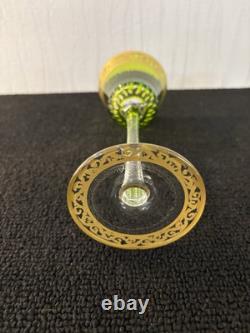 Verre à vin modèle Thistle vert mousse en cristal de Saint Louis