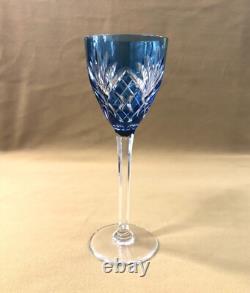 Verre à vin signé SAINT LOUIS modèle CHANTILLY cristal BLEU roemer Couleurs Rhin