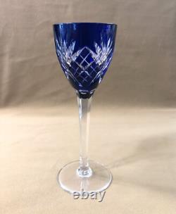 Verre à vin signé SAINT LOUIS modèle CHANTILLY cristal BLEU roemer Couleurs Rhin