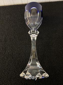 Verre bleu foncé modèle Chambord cristal de Saint Louis