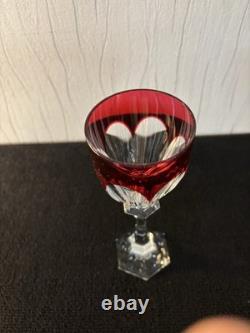 Verre bleu rouge modèle Chambord cristal de Saint Louis