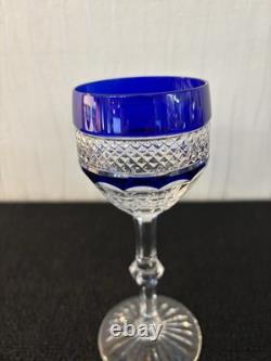 Verre roemer bleu foncé modèle Trianon en cristal de Saint Louis