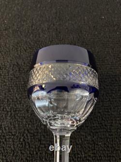 Verre roemer bleu foncé modèle Trianon en cristal de Saint Louis