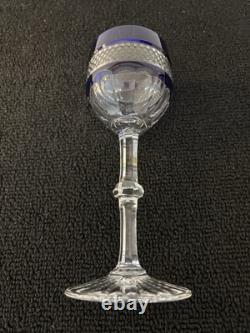 Verre roemer bleu foncé modèle Trianon en cristal de Saint Louis