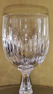 Verres à vin cristal de Saint Louis, modèle Liane, parfait état, Par 2, 4 Ou 6