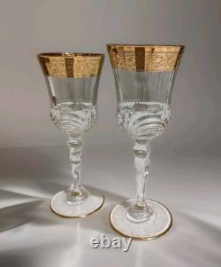 Verres a vin en cristal taille et grave, dore a l'or finstyle Saint -Louis French